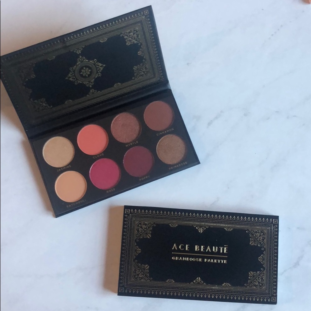 Ace Beautè Eyeshadow palette
